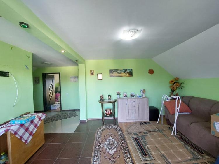Casă individuală cu 6 camere cu Canalizare în Săucești