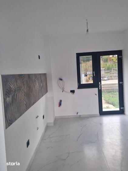 Casă cu 4 camere cu Teren 130 Mp în Dobrovăț