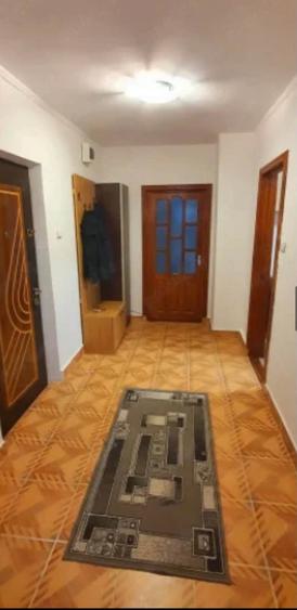 Apartament cu 2 camere decomandat în Km 4-5