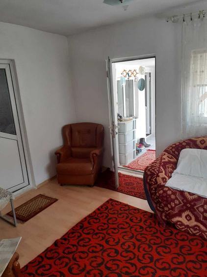 Casă cu 4 camere în Cocorăștii Caplii