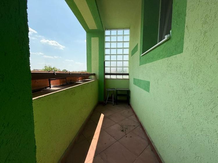 Casă individuală cu 6 camere cu Canalizare în Fratelia