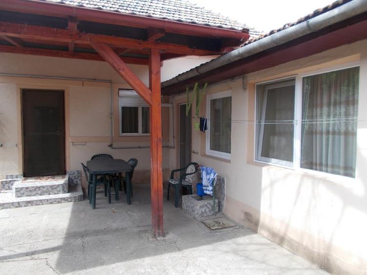 Casă individuală cu 3 camere cu Teren 450 Mp în Central