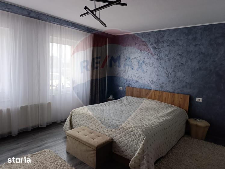Casă cu 5 camere cu Teren 343 Mp în Central