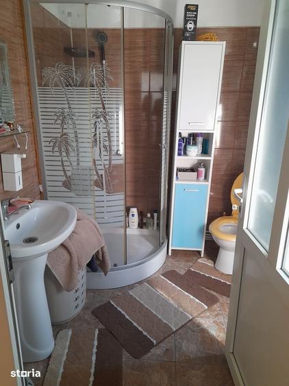Casă cu 3 camere cu Teren 1000 Mp în Robănești