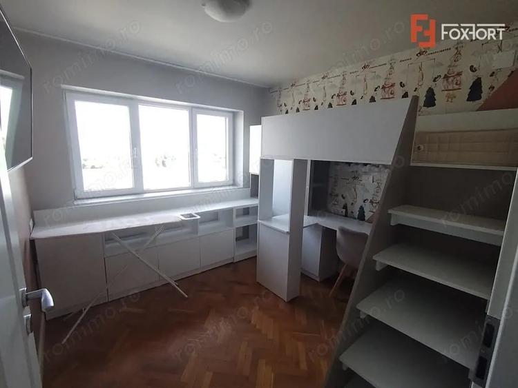 Apartament cu 3 camere semidecomandat, mobilat în Gării