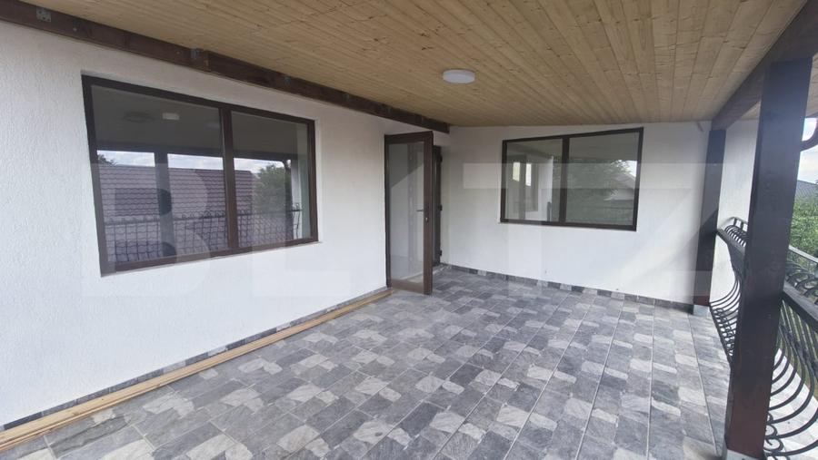 Casă individuală cu 6 camere cu Canalizare în Holboca