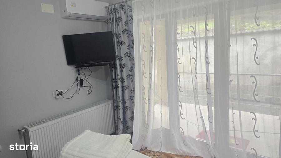 Casă cu 3 camere cu Teren 1020 Mp în Zăvoi