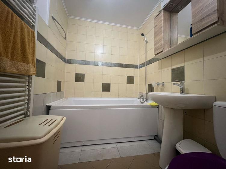 Apartament cu 3 camere decomandat în Frumoasa