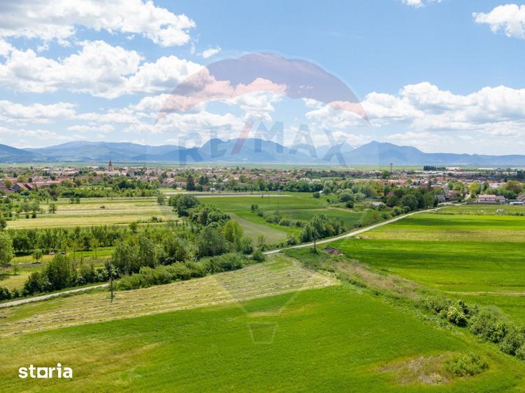 Teren de 25100 mp, în Prejmer