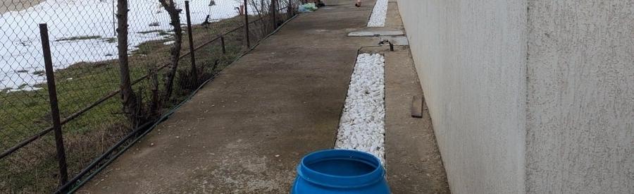 Casă individuală cu 2 camere cu Canalizare în Central