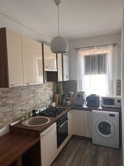 Apartament cu 2 camere semidecomandat, mobilat în Dumbrăvița