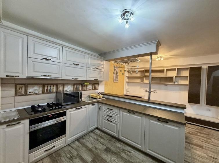 Apartament cu 3 camere decomandat, mobilat în Gherăiești