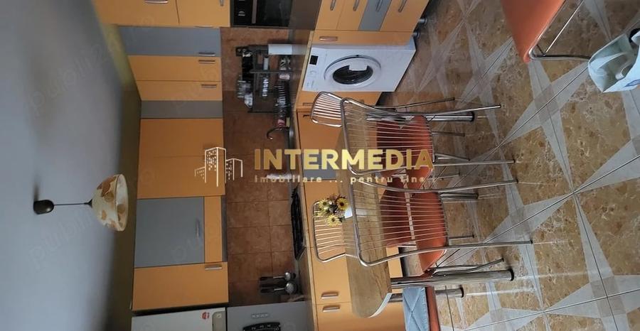 Casă individuală cu 3 camere cu Canalizare în Cetate
