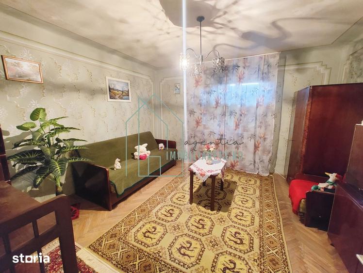 Casă cu 4 camere cu Teren 300 Mp în Central