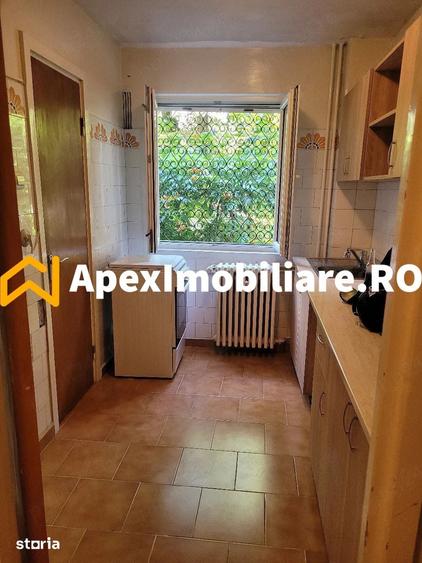 Apartament cu 3 camere semidecomandat în Militari