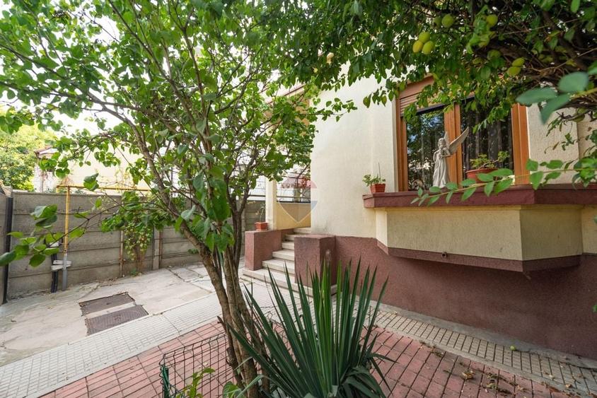 Casa de vanzare, 138 mpu, 244 teren, curte, garaj,  Cartierul Domenii - 32