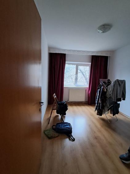 Apartament cu 3 camere decomandat în Tomești