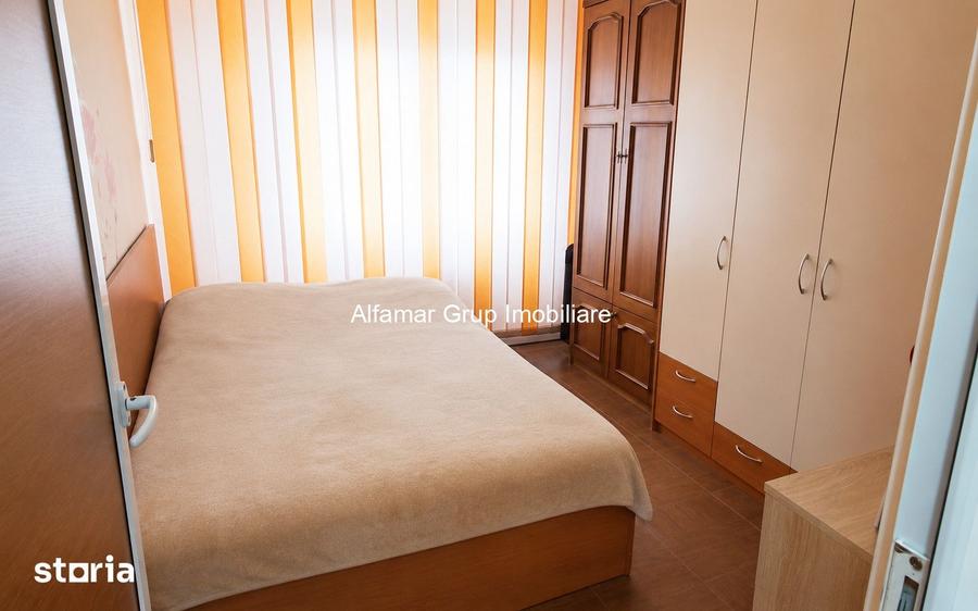 Apartament cu 4 camere decomandat în Berceni