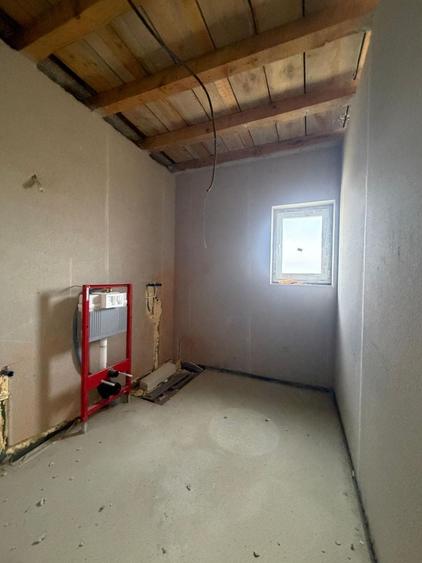 Duplex cu 4 camere cu Canalizare în Dumbrăvița