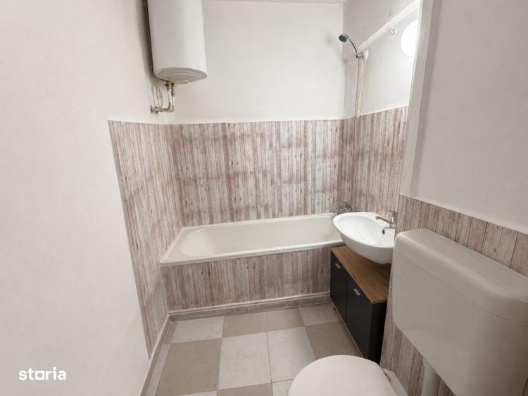 Apartament cu 2 camere decomandat în Titan — fotografia 1