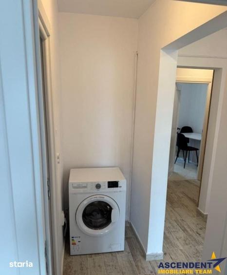 Apartament cu 3 camere decomandat în Tractorul