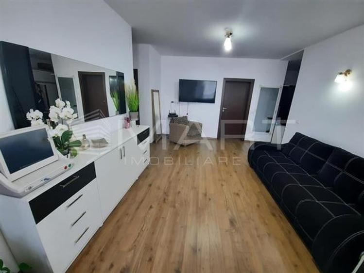 Apartament cu 3 camere în Central — fotografia 1