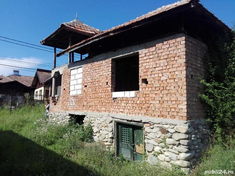 Casă cu 3 camere cu Teren 780 Mp în Runcu