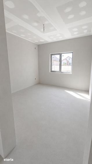 Casă cu 5 camere cu Teren 285 Mp în Central