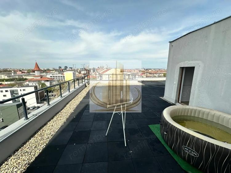 Apartament cu 4 camere semidecomandat în Central