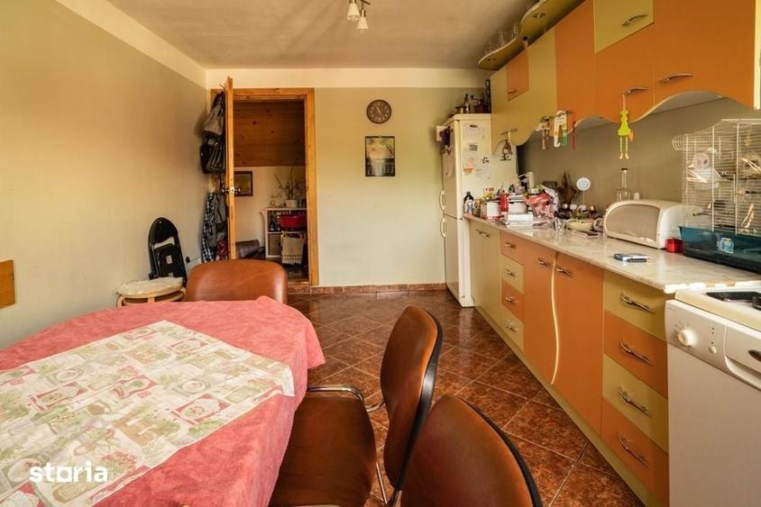 Casă cu Teren 556 Mp în Cernatu