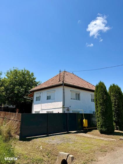 Casă cu 4 camere cu Teren 1900 Mp în Frunzeni