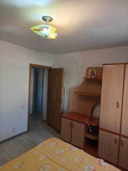 Apartament cu 2 camere decomandat în E3