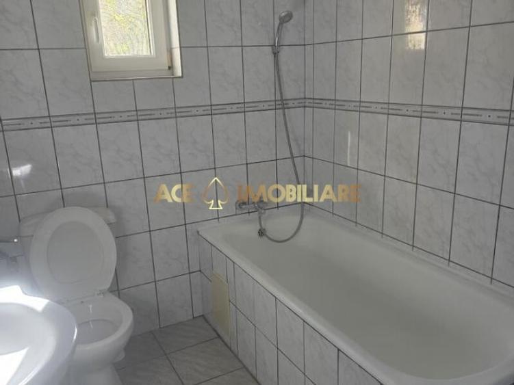 Casă individuală cu 4 camere cu Canalizare în Colentina
