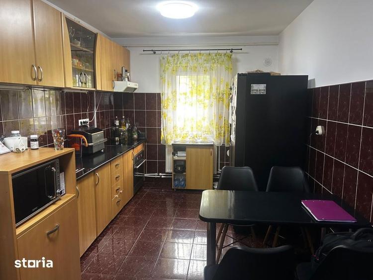 Apartament cu 4 camere decomandat în Gării