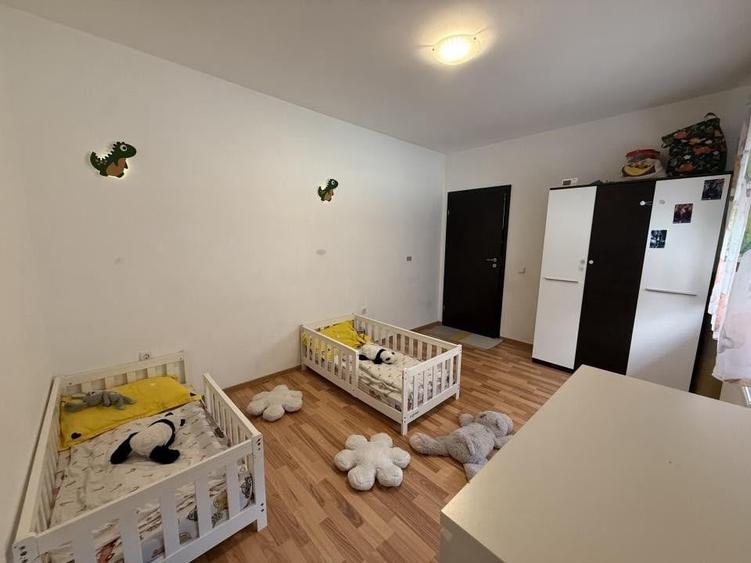 Apartament cu 3 camere semidecomandat, mobilat în Sânandrei