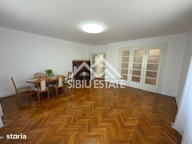 Casă cu Teren 550 Mp în Central