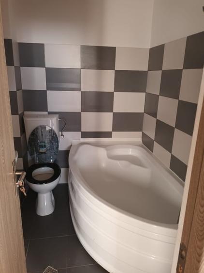 Apartament cu 3 camere în Semicentral