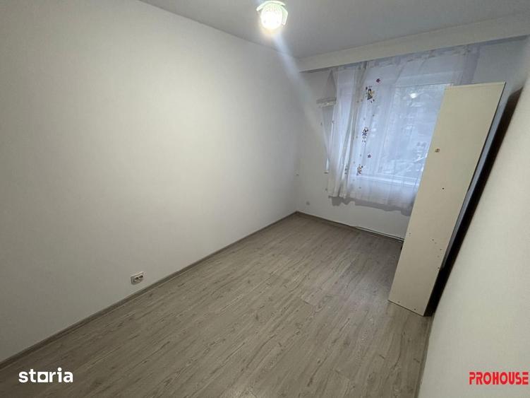 Apartament cu 3 camere semidecomandat în Bistrița Lac