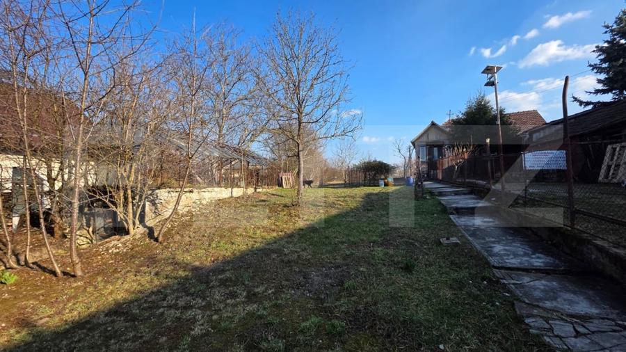 Casă individuală cu 3 camere cu Canalizare în Central