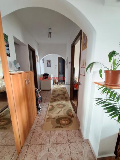 Apartament cu 3 camere decomandat, mobilat în Dristor