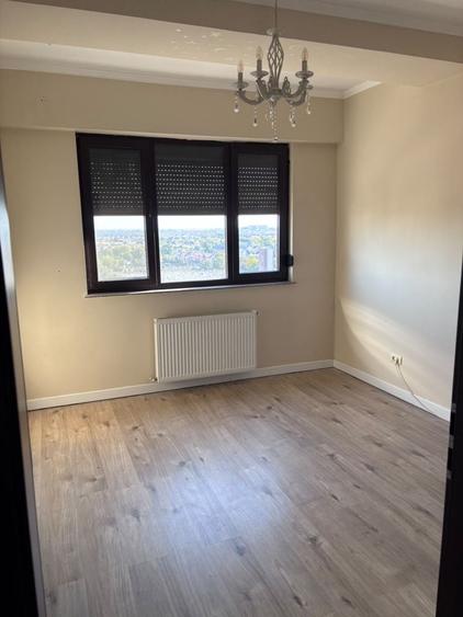 Apartament cu 3 camere în Prelungirea Ghencea