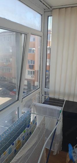 Apartament cu 2 camere semidecomandat în Craiovița Nouă