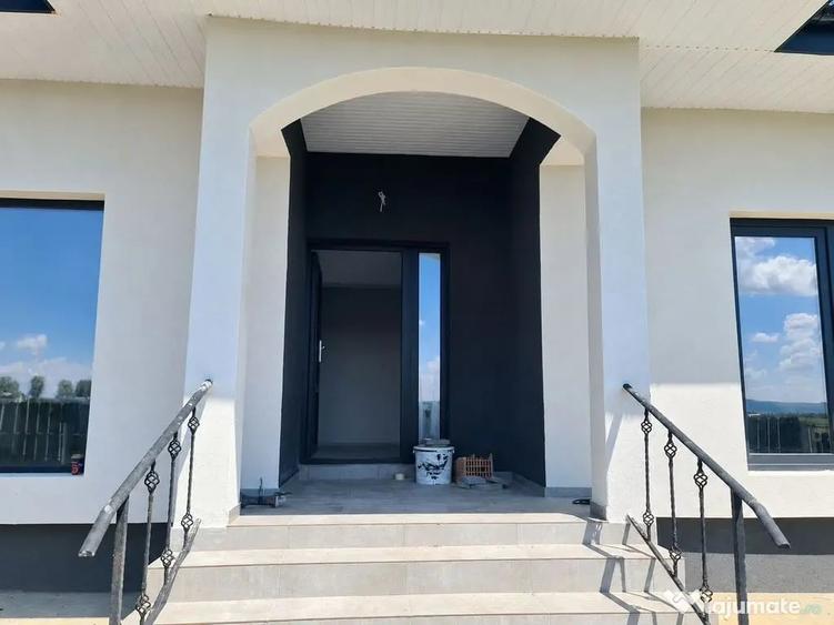 Casă cu 4 camere cu Teren 405 Mp în Vorovești