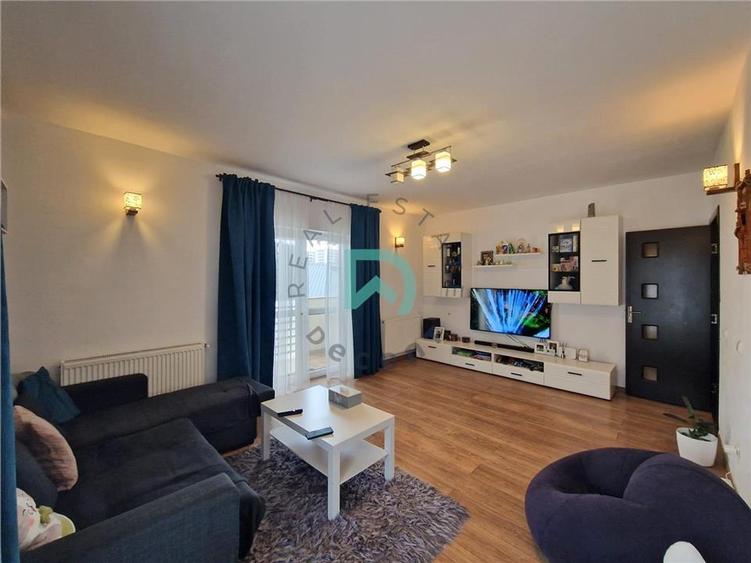 Apartament cu 2 camere decomandat, mobilat în Tractorul