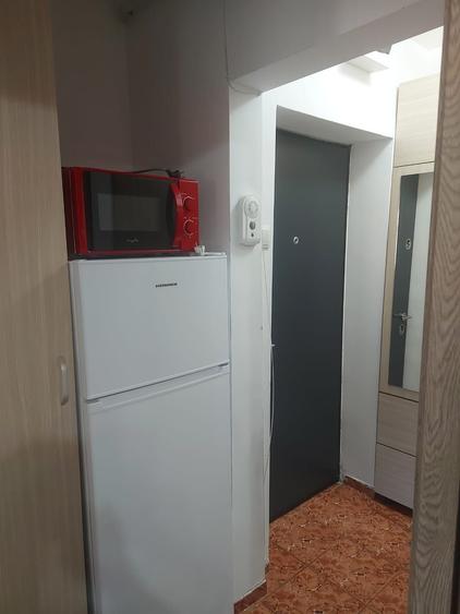 Garsonieră decomandată în Central