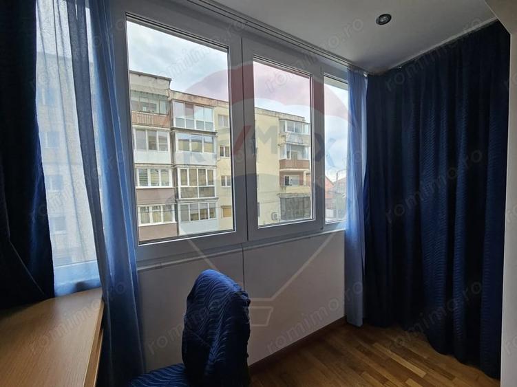 Apartament cu 3 camere decomandat în Central