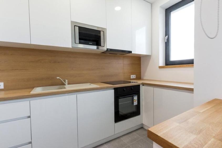 Apartament cu 3 camere decomandat în Iancu Nicolae