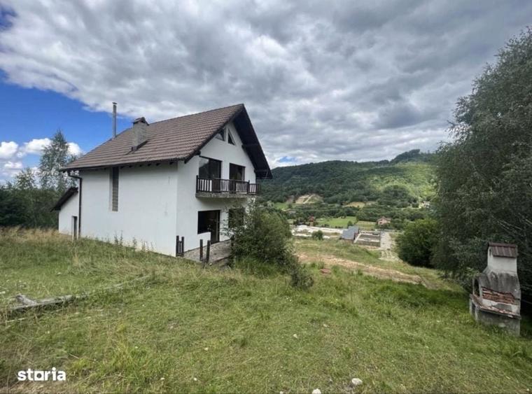 Casă cu 4 camere în Sohodol