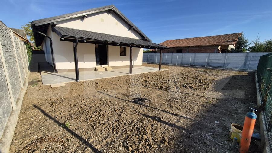 Duplex cu 4 camere cu Canalizare în Vetiș