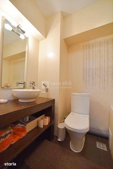 Apartament cu 3 camere în Piața Unirii